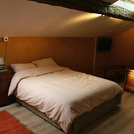 Logis Des Brousses 3* Lhommaize